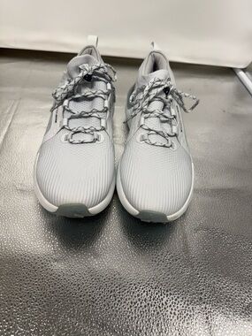 Under Armour Men's Athletic Shoes in Light Gray